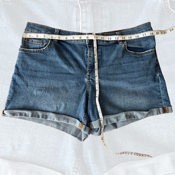 New York & Company Classic Blue Jean Shorts - Picture 2 of 5